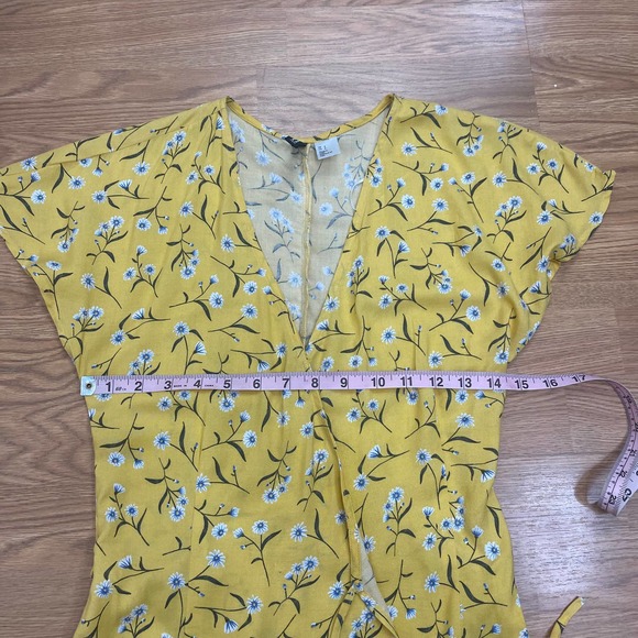 DIVIDED by H&M Yellow floral wrap dress - Picture 6 of 9
